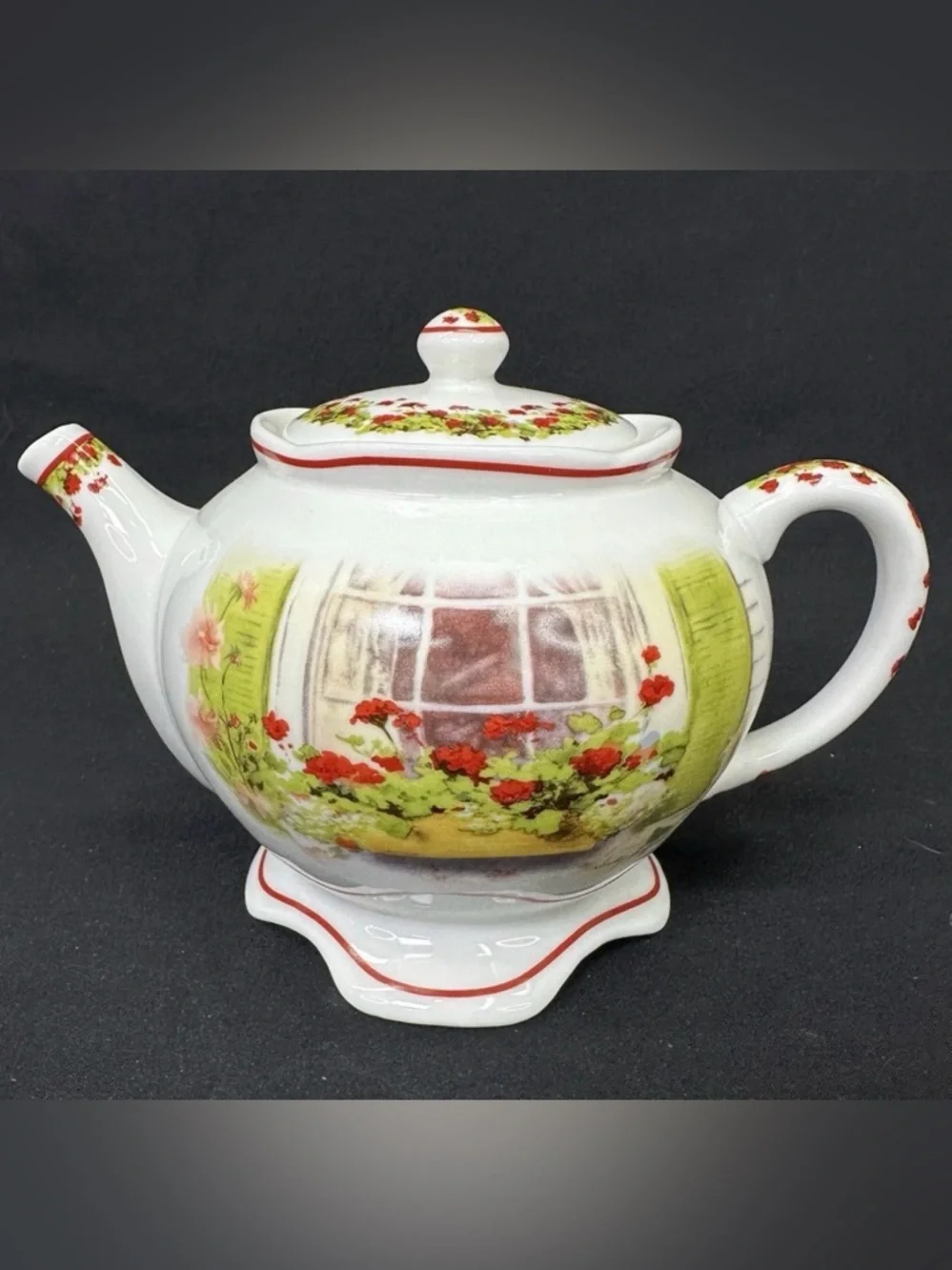 Brownlow Heritage China Teapot, 'Ginger's Window' by Judy Buswell, Vintage 2003‎